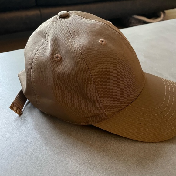 Athleta Sateen Cap in Clay - Picture 5 of 6